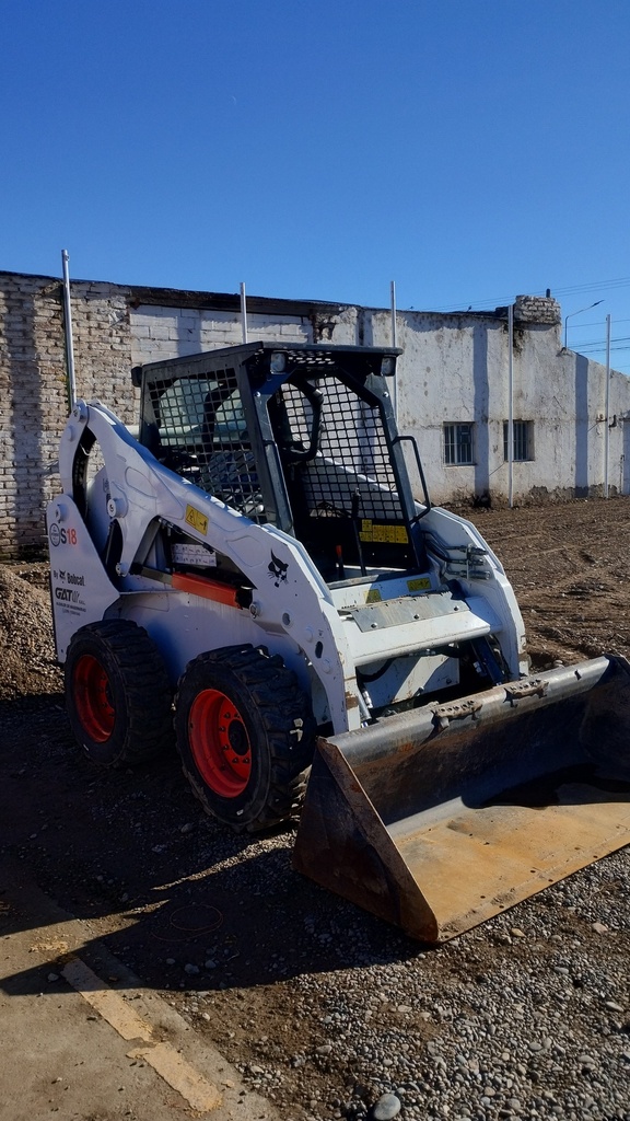 MINICARGADOR EARTHFORCE S18