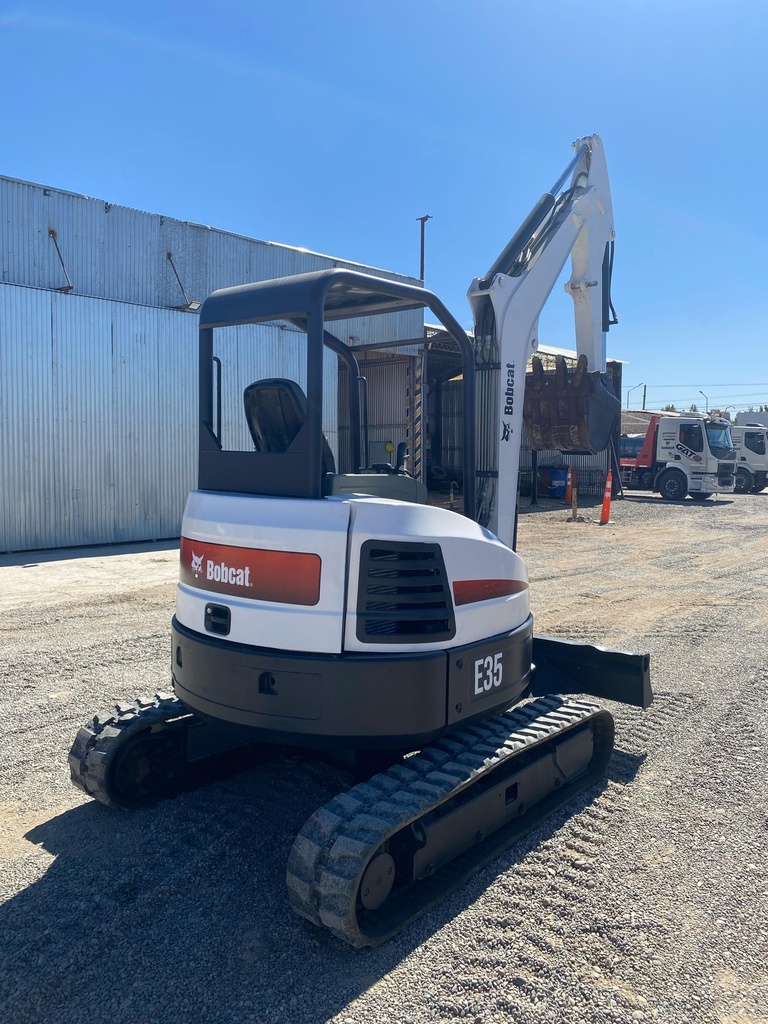 MINIEXCAVADORA 3.5TN