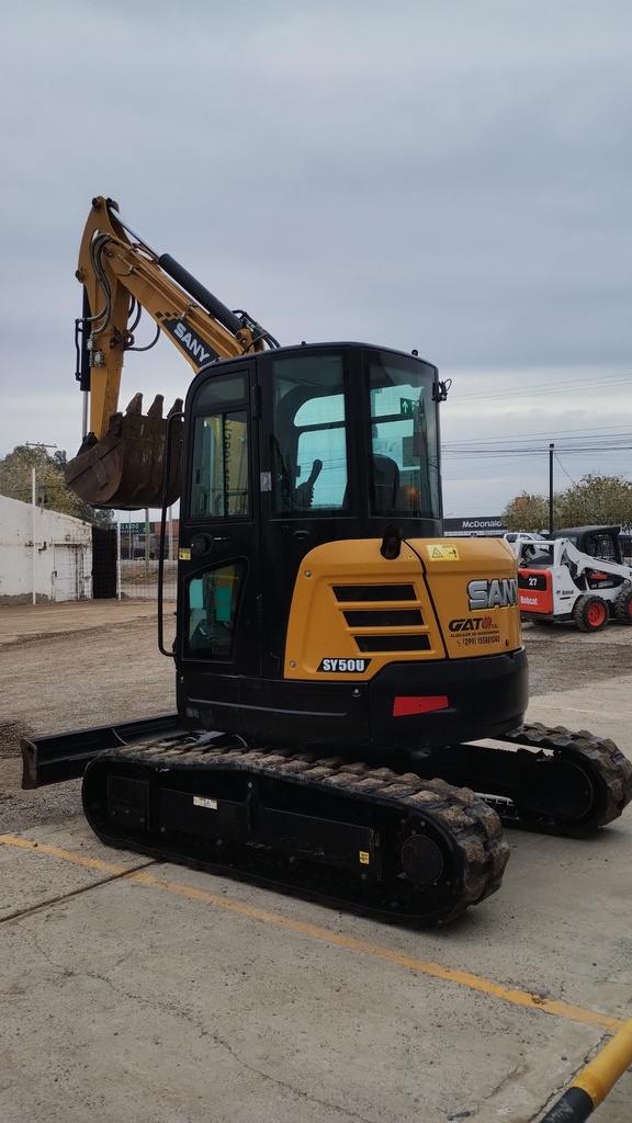 MINIEXCAVADORA 5TN