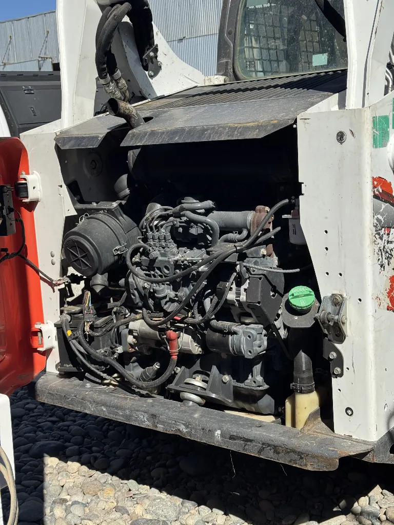 minicargadora-T590-Motor.webp