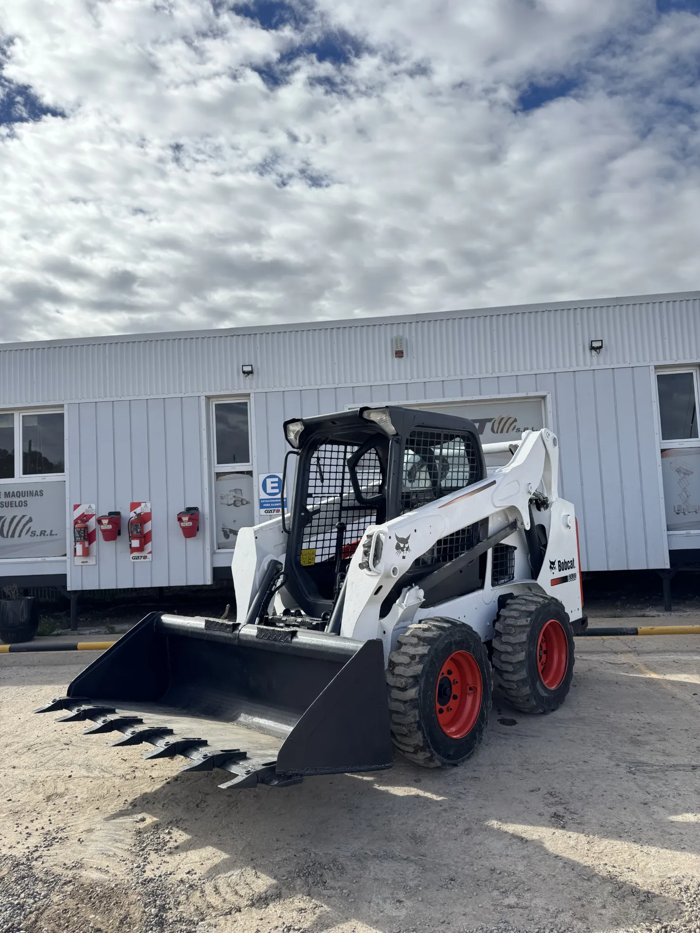 MINICARGADORA BOBCAT S530