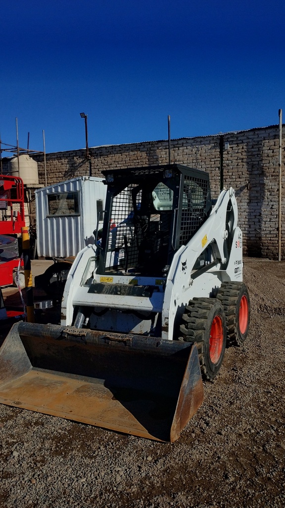 MINICARGADOR EARTHFORCE S18