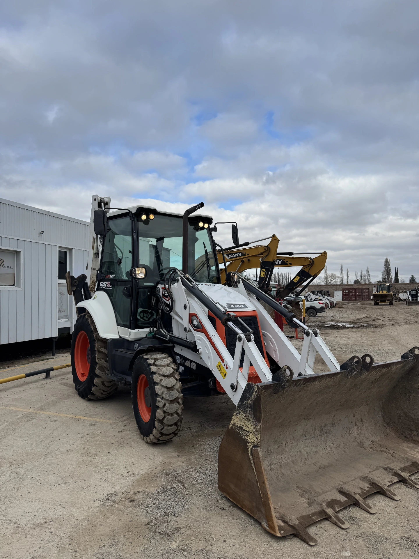 RETROEXCAVADORA BOBCAT B730R 4x4